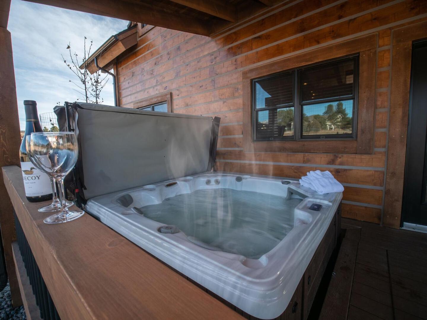 Chic Retreat Indoor Outdoor Fireplace, Private Jacuzzi, Great Location! Estes Park Habitación foto